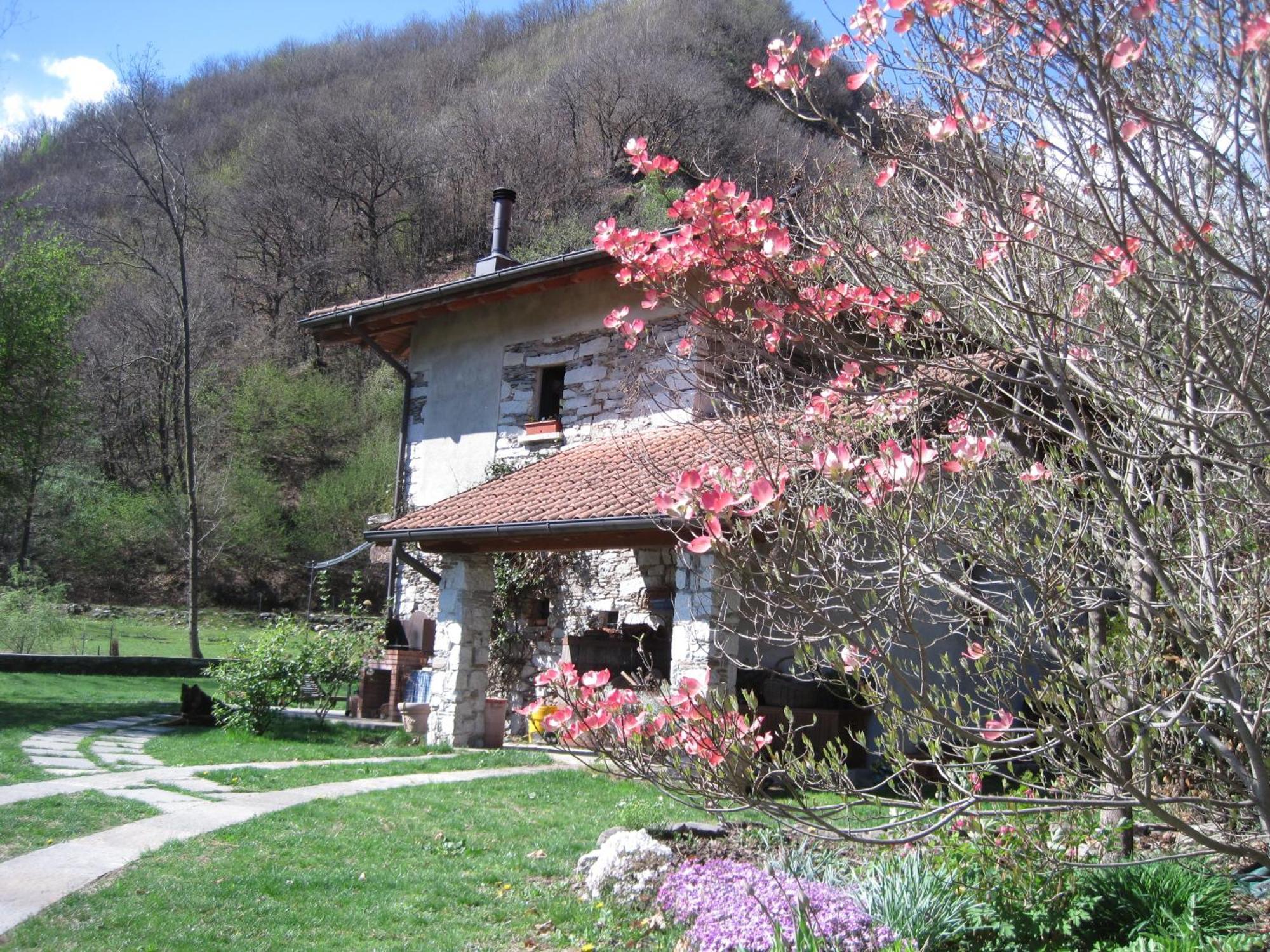 B&B Melizio San Maurizio D'opaglio Exteriör bild